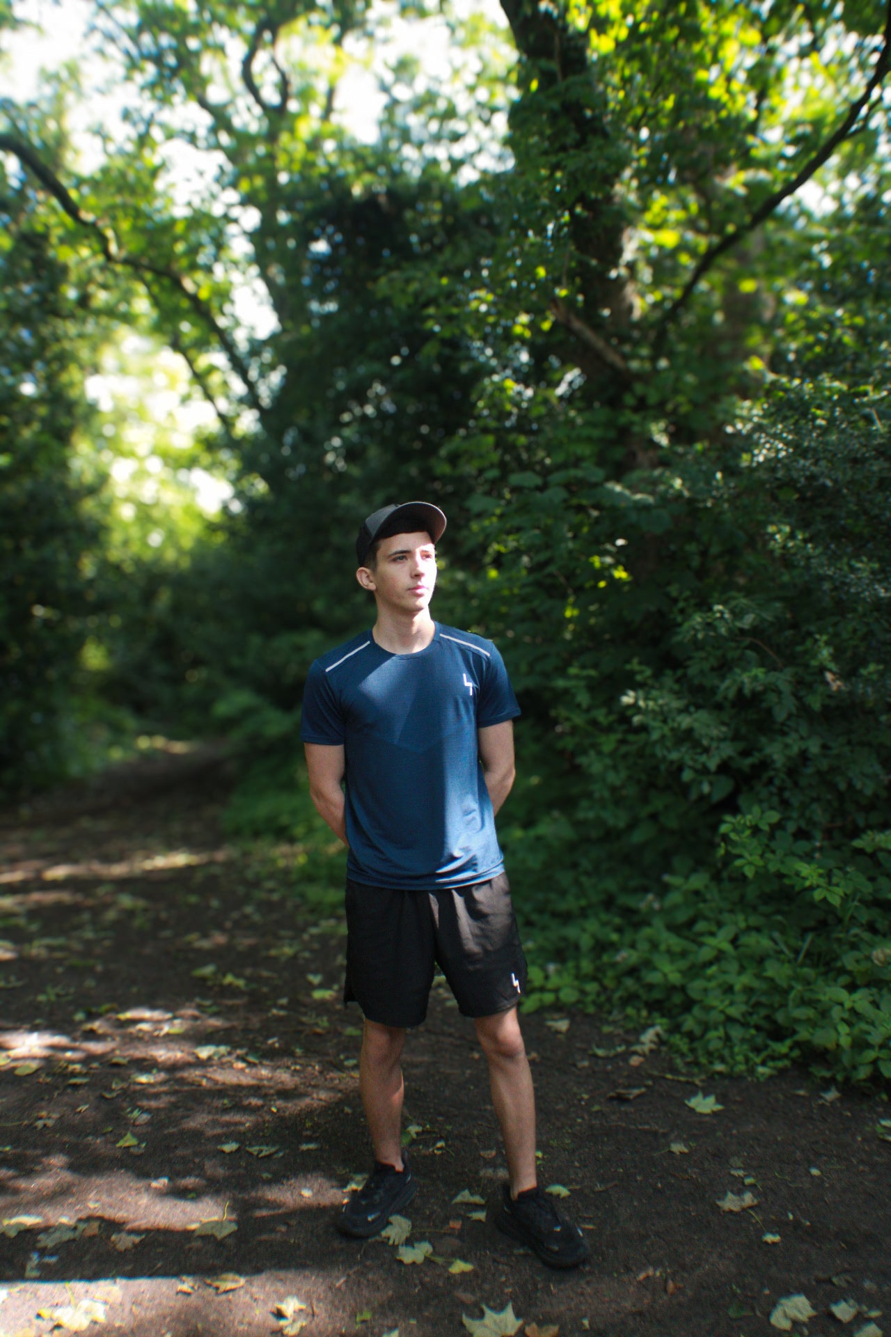 PERFORMANCE TEE NAVY